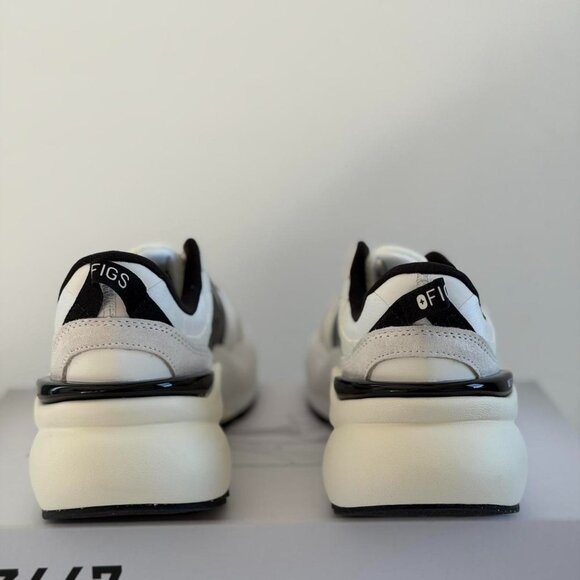 Figs New Balance 3447 in Cream, Size 8 - Picture 4 of 11